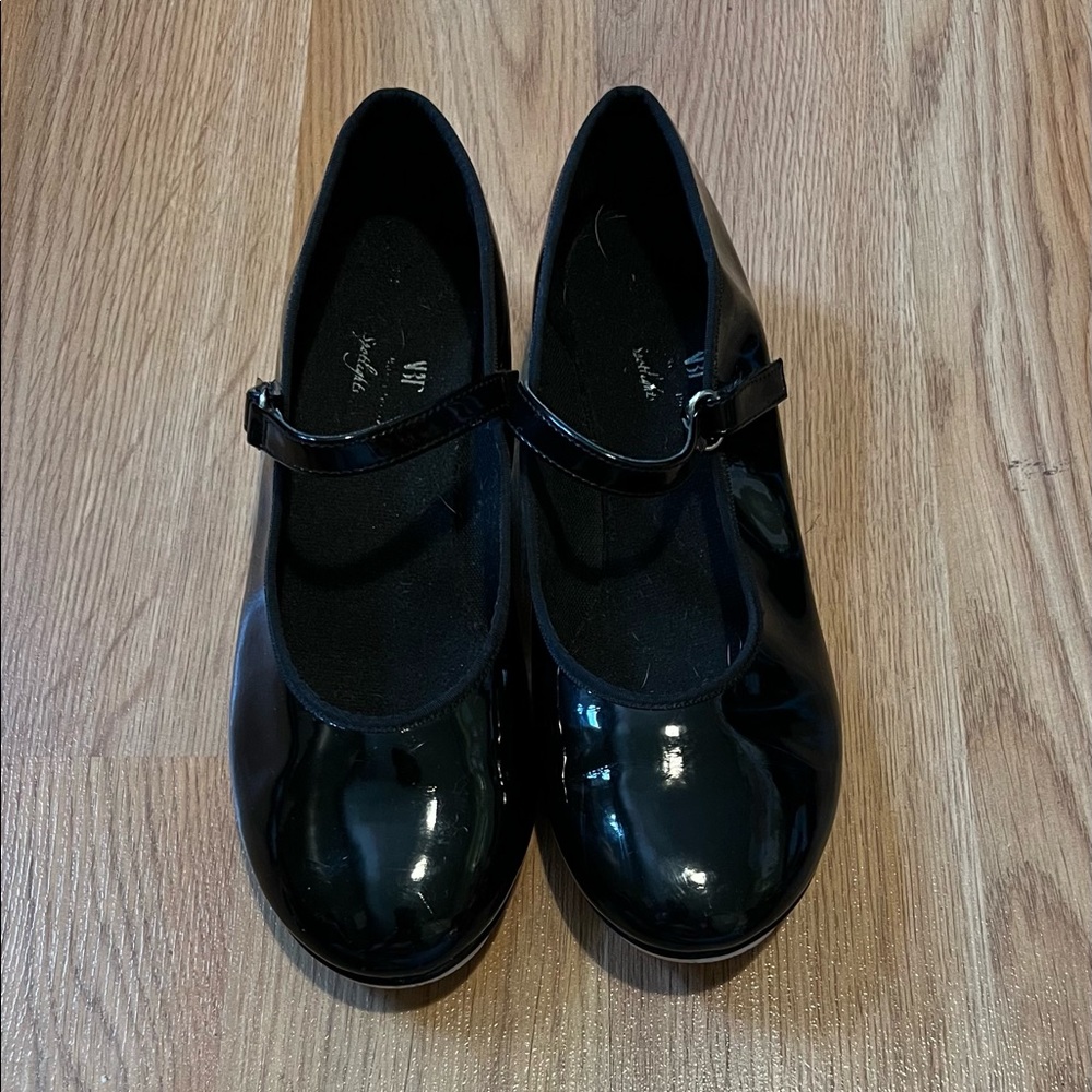 ABT American Ballet  girls dancing top shoes